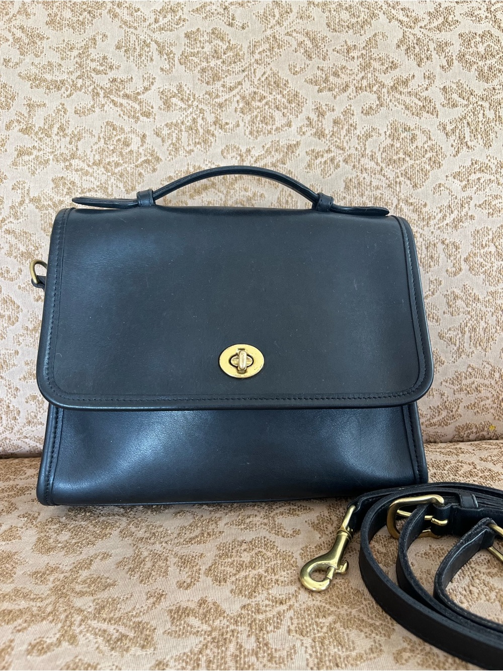 Vintage COACH Court Bag 9870 Black; Made In Costa Rica In 1999